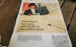 Hoe geloofwaardig ben je als tegenmacht als je bij de macht op schoot zit door Tony de Bree